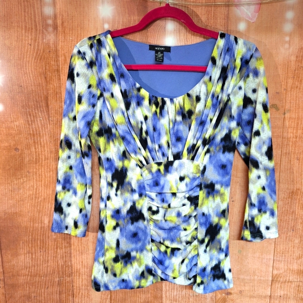 ALFANI SIZE XS BLUE AND YELLOW FLORAL TOP